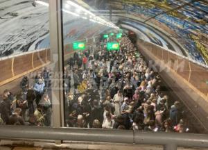 Колапс у Києві через повітряну тривогу: у метро зламався поїзд, а на дорогах шалені затори (відео)