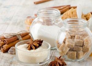 Медики рассказали, почему нельзя полностью отказываться от сахара