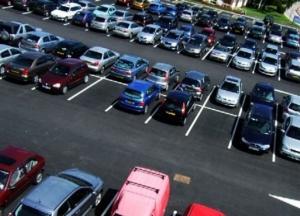 В Киеве парковка возле жилых домов будет платной