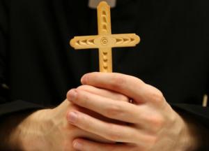 Лжесвященник на передовой: разведка ВСУ засекла под Донецком переодетого в рясу главаря боевиков