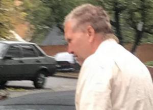 В Киеве мужчина демонстрировал прохожим свой половой орган (фото)