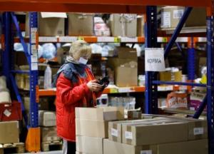 "Укрпочта" и "Новая почта" обнародовали графики работы на новогодние праздники