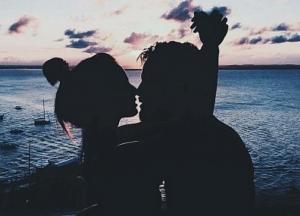 Поцелуи могут быть опасными для здоровья: назвали причину