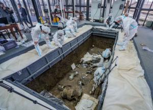 Археологи обнаружили шесть жертвенных ям с артефактами из золота и бронзы времен древнего китайского царства Шу