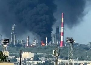 Далекобійні санкції в дії: нафтопереробка у центральній Росії паралізована після масованих ударів України