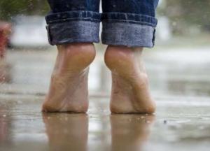  Названы симптомы в стопах ног, которые могут предупредить о развитии диабета 