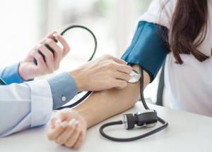 Названы продукты, которые помогут снизить давление