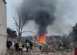 Будинок зруйновано до фундаменту: у Лапаївці, що неподалік аеропорту, загинула вся сім’я (відео)