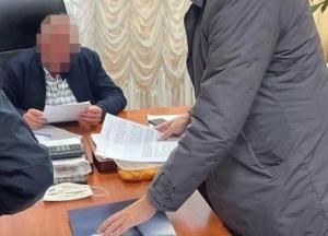 На Киевщине двух чиновников задержали на взятке в $20 тысяч