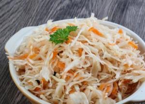 Медики рассказали, кому нельзя есть квашеную капусту