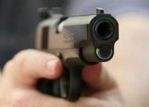 На Киевщине пьяный офицер тяжело ранил мужчину