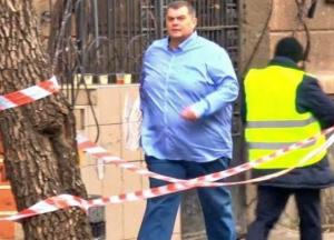 Депутат "Юзик" бросил свой джип посреди дороги и перекрыл проезд пожарным (видео)