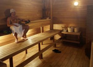 Медики рассказали, кому противопоказана баня 