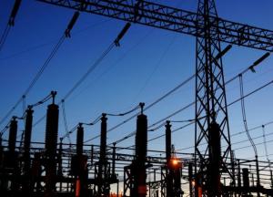 Росія атакувала підстанцію в Київській області, є поранені: що відомо про наслідки 