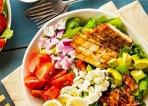 Медики назвали идеальные для ужина продукты