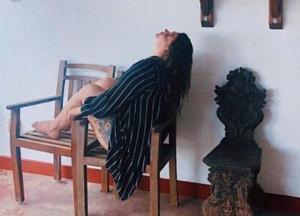 Солистка группы KAZKA показала огромное тату (фото)