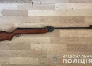 В Житомире 10-летний мальчик подстрелил прохожего