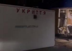 Російські окупанти вдарили по торговельному центру та медзакладу в Херсоні (відео)