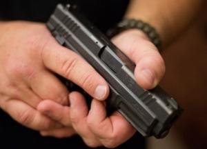 Рада намерена изменить правила владения наградным оружием