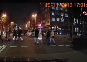 В сеть попало видео с малолетними воровками в Киеве