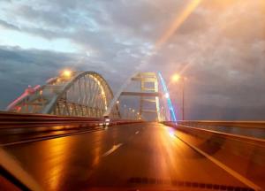 В сети высмеяли «ажиотаж» на Крымском мосту​ (фото)