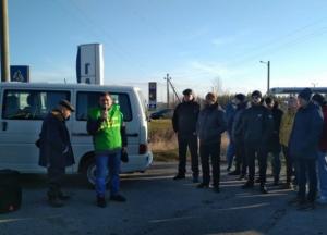 На Волыни протестующие блокируют трассу вблизи границы (фото, видео)