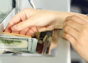 Переводы в Украину сократились: сколько поступило валюты с начала года