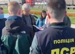 В Ровенской области чиновник вымогал у руководителя АЗС 15 тысяч гривен