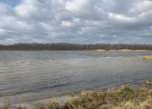 Українець втік до Білорусі на матраці Дніпром і був там оштрафований, матрац конфіскували