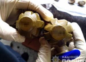 В Киеве мужчина подбросил на соседний балкон сумку с гранатами