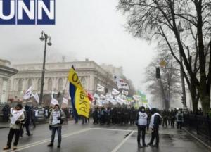 В Киеве митингующие перекрыли улицу Грушевского