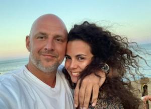 Потап поделился пикантным снимком в обнимку с Каменских (фото)