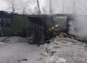 При пожаре в России погибли 11 человек (видео)