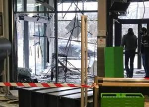 На Киевщине в магазине взорвали банкомат (фото)