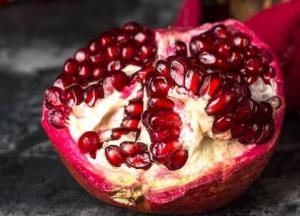 Зимний суперфуд: чем полезен гранат
