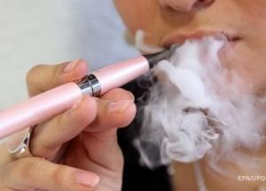 В Украине могут запретить курение электронных сигарет в общественных местах