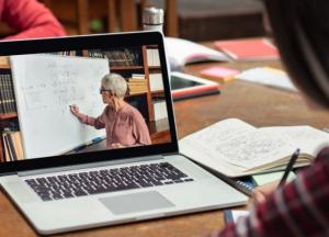 В Украине запустят уроки онлайн для учеников 1-4 классов: когда и где смотреть