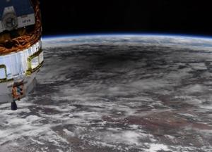 В NASA показали тень на Земле во время затмения (фото)