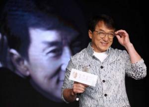 Джеки Чан обещает вознаграждение изобретателю вакцины от коронавируса