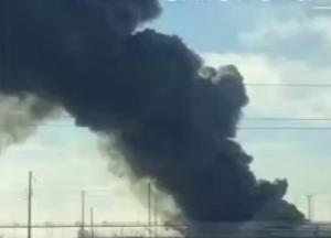 Палає нафтоперекачувальна станція "Тингута" у Волгоградській області, небо затягло чорним димом (відео)