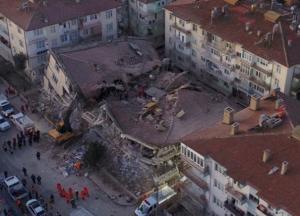 Землетрясение в Турции: число погибших возросло, разрушено более 30 зданий