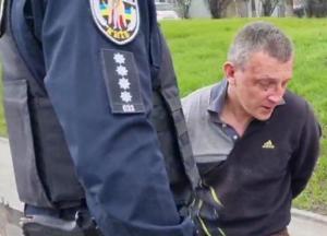 В Киеве водитель маршрутки подрался с полицейскими (фото)