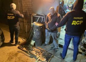 В Киеве мужчина хранил арсенал оружия в гараже