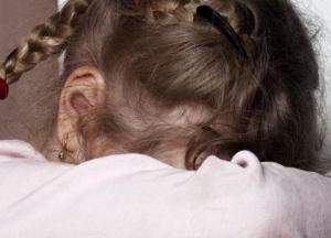 На Днепропетровщине мужчина изнасиловал 5-летнюю дочь своих друзей