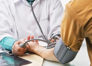 Медики назвали продукты, которые помогут снизить давление