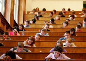 Рада отказалась разрешить обучение на иностранном языке в вузах Украины