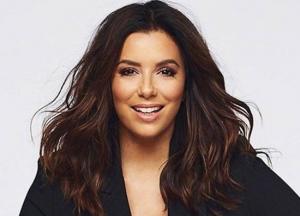 Ева Лонгория восхитила фигурой в крохотном бикини (фото)