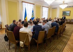 Зеленский встретился с родственниками пленных украинцев