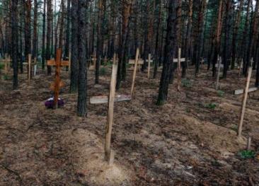 Ізюм зруйнований на 80%, масова ексгумація безіменних могил триває: нові подробиці, фото і відео