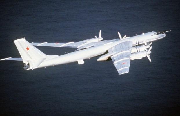 Что делал российский разведчик Ту-142 в небе над Донбассом